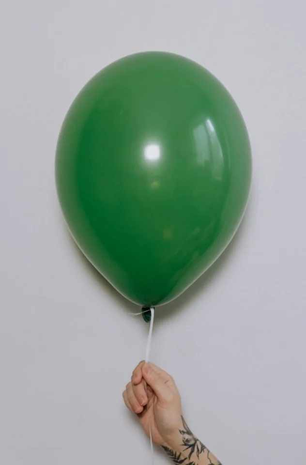 Воздушный шар из зеленого латекса